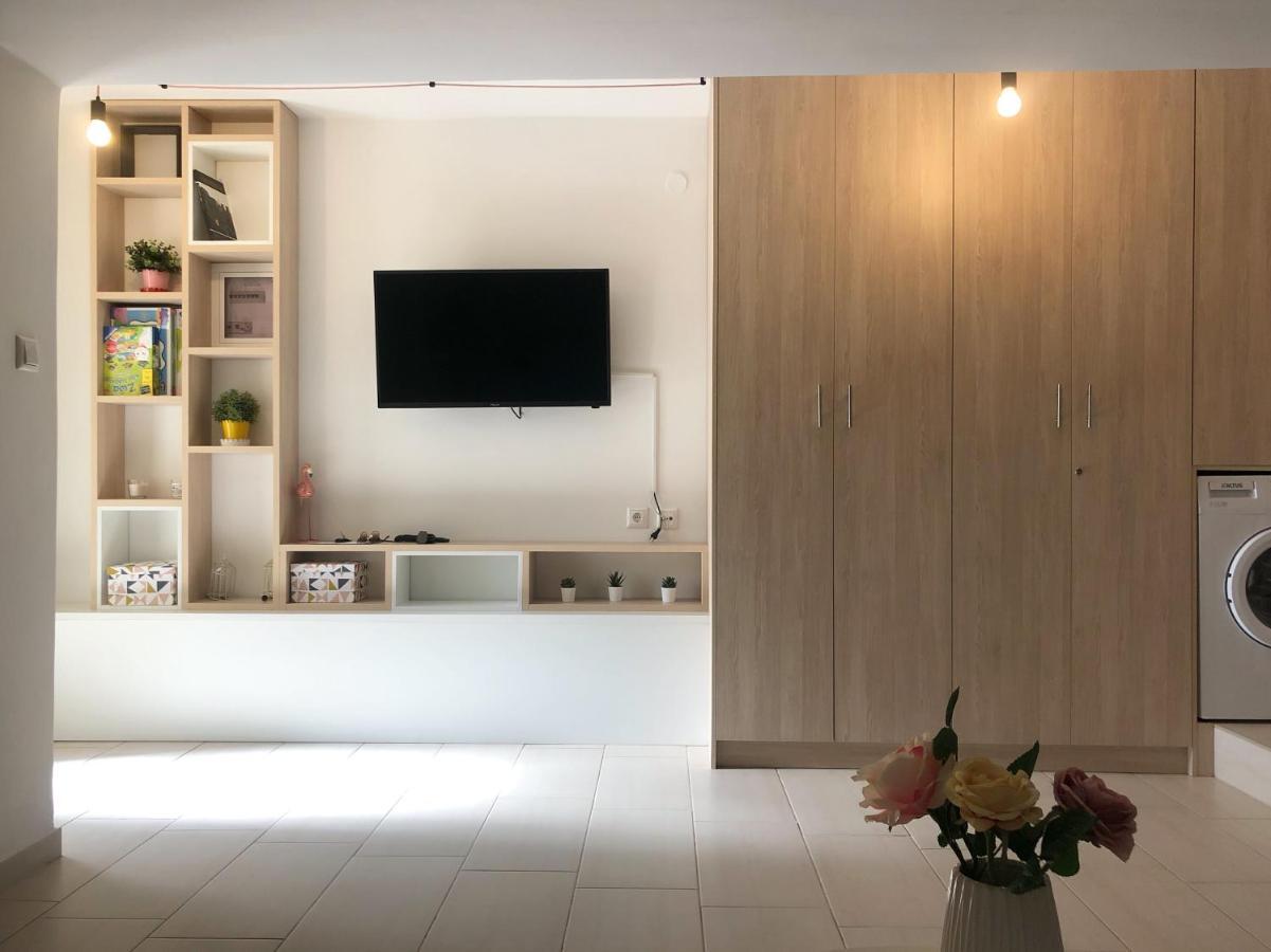 Orfeas Suite Néa Péramos Bagian luar foto